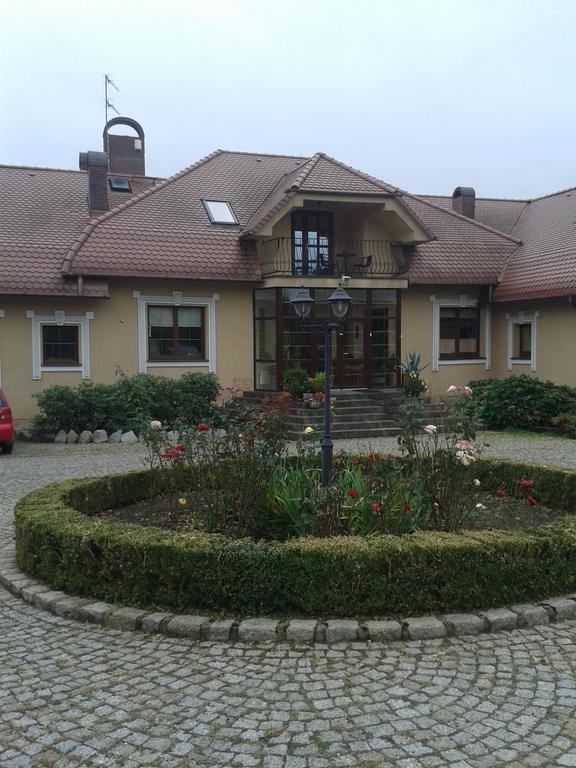 Gosciniec Sloneczny Hotel Drzonków Eksteriør billede