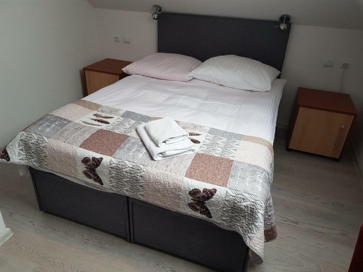 Gosciniec Sloneczny Hotel Drzonków Eksteriør billede