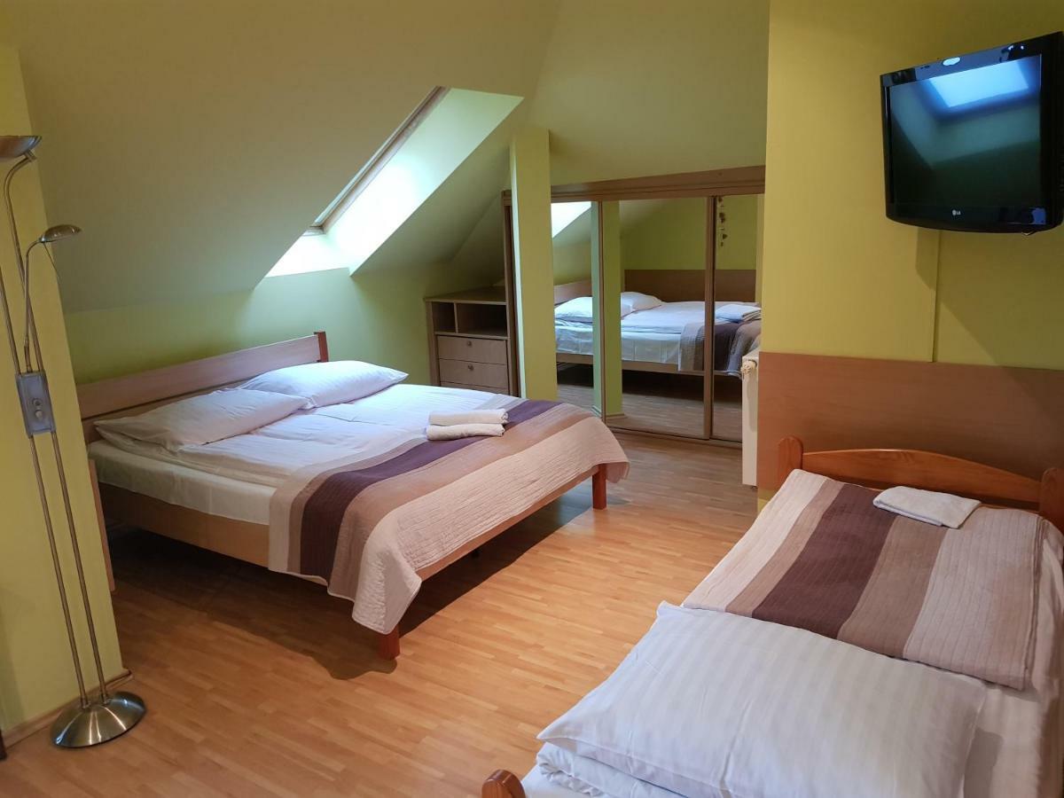Gosciniec Sloneczny Hotel Drzonków Eksteriør billede