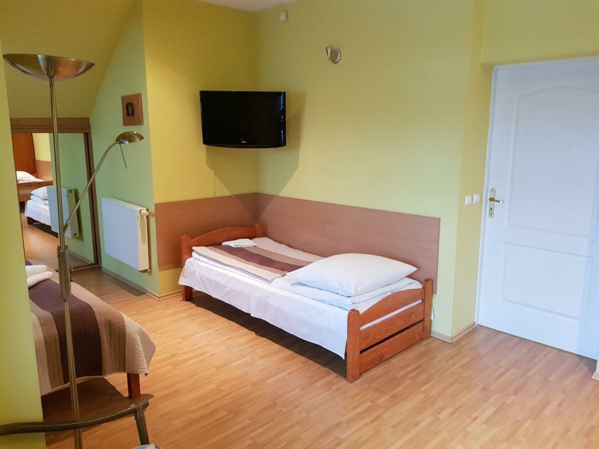 Gosciniec Sloneczny Hotel Drzonków Eksteriør billede