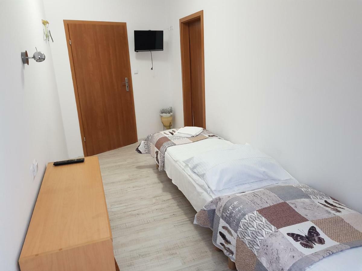 Gosciniec Sloneczny Hotel Drzonków Eksteriør billede