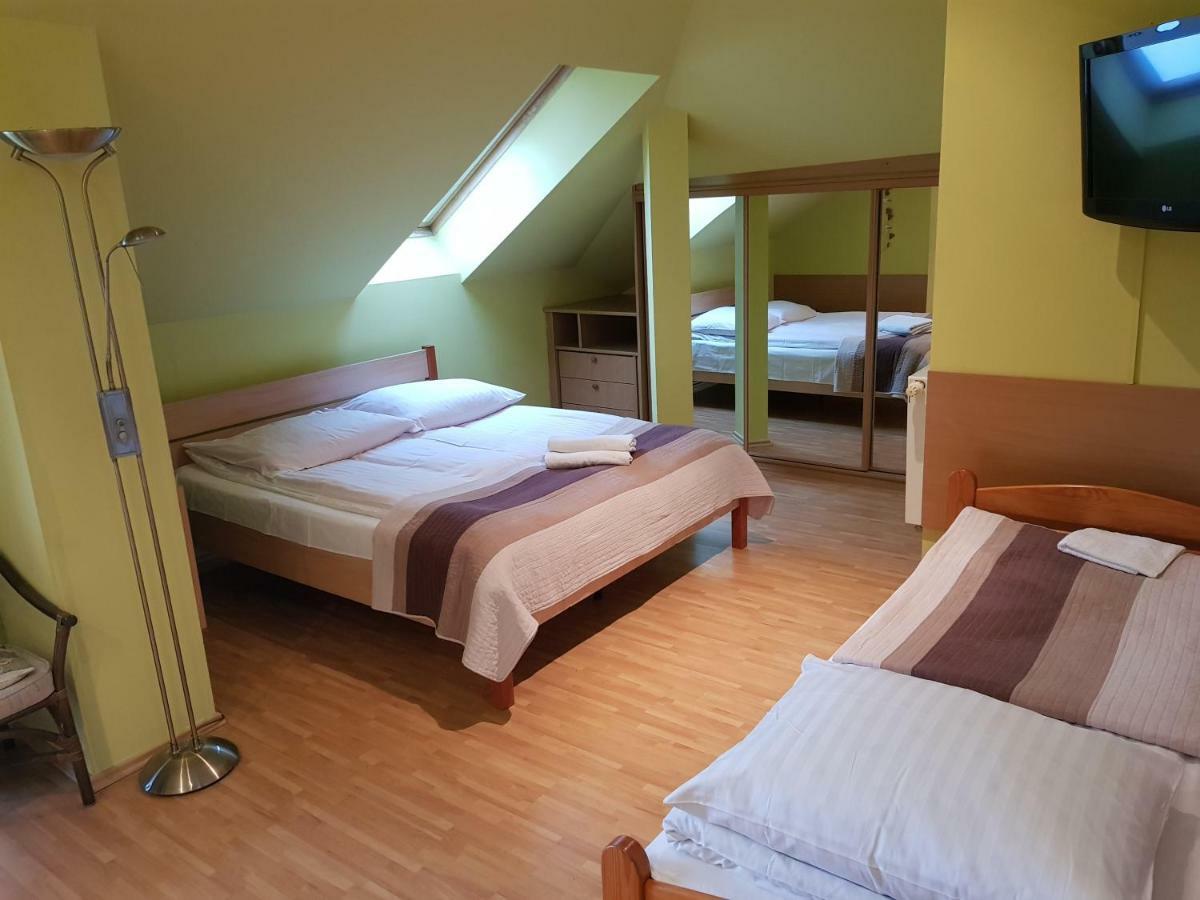 Gosciniec Sloneczny Hotel Drzonków Eksteriør billede