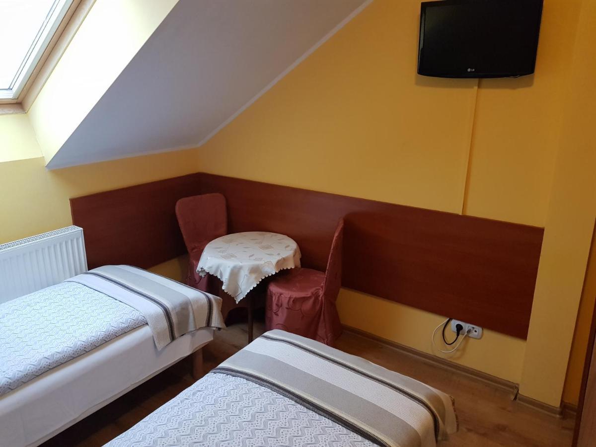 Gosciniec Sloneczny Hotel Drzonków Eksteriør billede